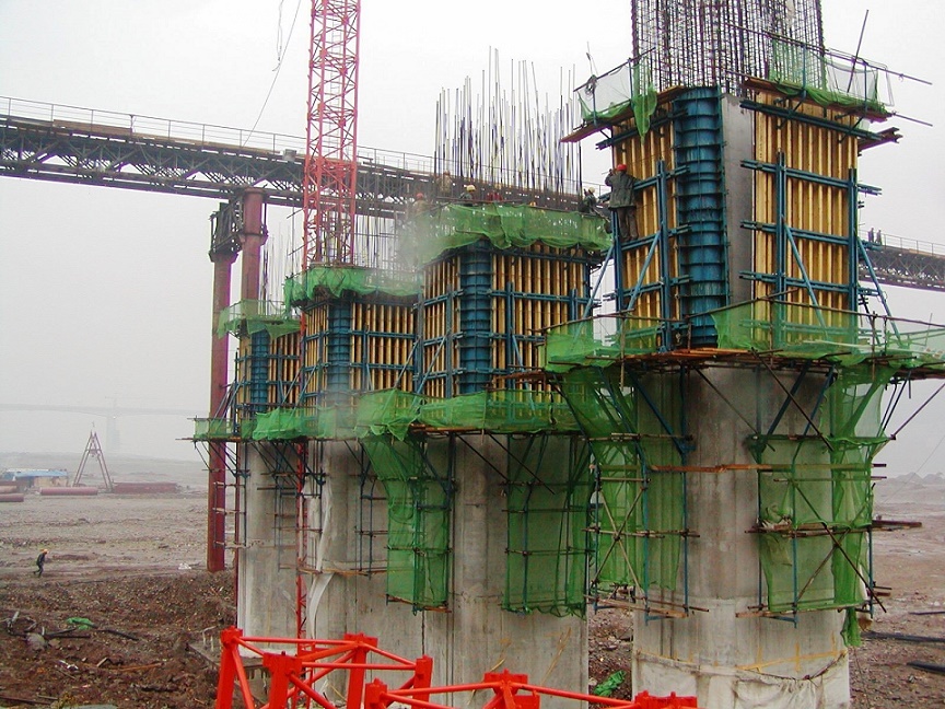 Self Climing formwork.jpg